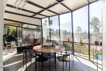 Sala de casa à venda com 5 quartos, 857m² em Pacaembu, São Paulo