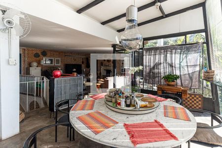Sala de casa à venda com 5 quartos, 857m² em Pacaembu, São Paulo