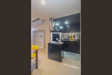 Sala de apartamento para alugar com 1 quarto, 64m² em Vila Ipiranga, Porto Alegre