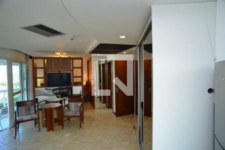 Sala de apartamento para alugar com 1 quarto, 58m² em Barra da Tijuca, Rio de Janeiro
