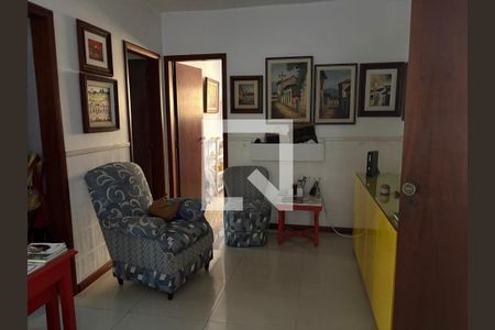 Sala de casa de condomínio à venda com 4 quartos, 417m² em Matapaca, Niterói