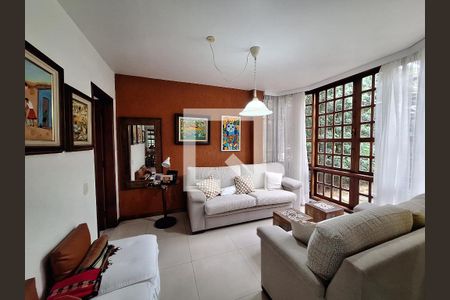 Sala de casa de condomínio à venda com 4 quartos, 417m² em Matapaca, Niterói