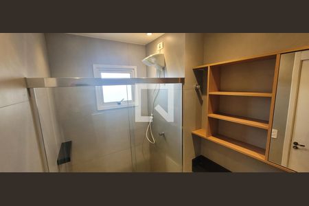 Banheiro de kitnet/studio para alugar com 1 quarto, 23m² em Vila Ema, São Paulo