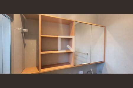 Banheiro de kitnet/studio para alugar com 1 quarto, 23m² em Vila Ema, São Paulo
