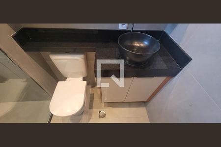 Banheiro de kitnet/studio para alugar com 1 quarto, 23m² em Vila Ema, São Paulo