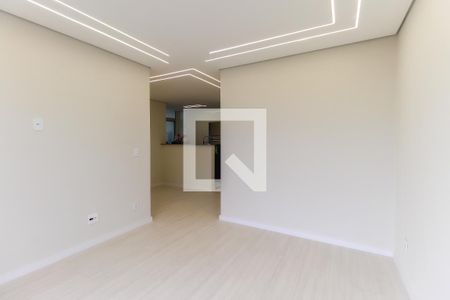 Sala de apartamento para alugar com 2 quartos, 56m² em Vila Carmosina, São Paulo