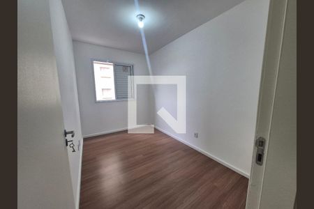 Quarto 1 de apartamento para alugar com 2 quartos, 43m² em Jardim Tres Irmaos, Taboão da Serra