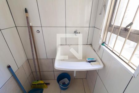 Cozinha e Área de serviço de apartamento para alugar com 2 quartos, 39m² em Conjunto Habitacional Barro Branco Ii, São Paulo