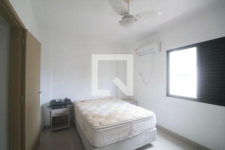 Suíte de apartamento para alugar com 2 quartos, 90m² em Jardim Las Palmas, Guarujá