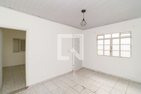 Sala de casa para alugar com 1 quarto, 140m² em Vila Nivi, São Paulo