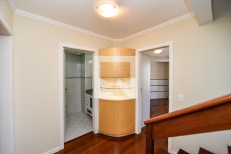 Hall entre quartos de casa de condomínio para alugar com 3 quartos, 300m² em Boa Vista, Porto Alegre