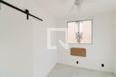 Quarto 1 de apartamento para alugar com 2 quartos, 43m² em Inhoaíba, Rio de Janeiro