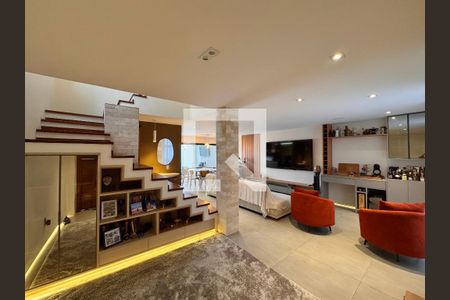 Sala de casa de condomínio à venda com 4 quartos, 160m² em Vargem Pequena, Rio de Janeiro
