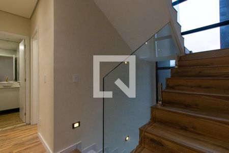 Escadas de casa de condomínio para alugar com 3 quartos, 167m² em Parque Rincao, Cotia