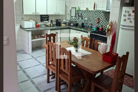 Casa à venda com 3 quartos, 177m² em Jardim Caravelas, São Paulo