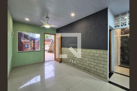 Casa de Condomínio para alugar com 2 quartos, 113m² em Vargem Grande, Rio de Janeiro