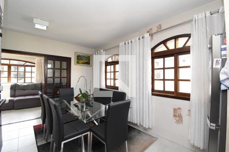 Cozinha de casa à venda com 2 quartos, 600m² em Santo Inácio, Curitiba