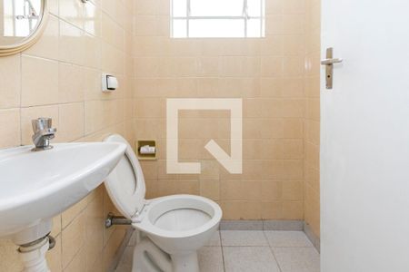 Lavabo de casa para alugar com 3 quartos, 180m² em Parque Colonial, São Paulo