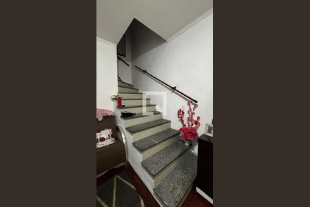 Escada de casa à venda com 2 quartos, 108m² em Santa Terezinha, Santo André