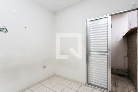 Quarto 2 de casa para alugar com 2 quartos, 28m² em Vila Aparecida, São Paulo