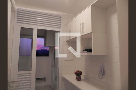 Cozinha de apartamento para alugar com 1 quarto, 45m² em Santo Amaro, São Paulo