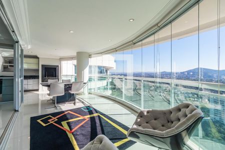 Apartamento para alugar com 3 quartos, 260m² em Alphaville Empresarial, Barueri