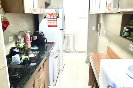 Cozinha de apartamento à venda com 2 quartos, 48m² em Vila Araguaia, São Paulo