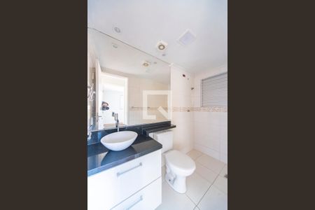 Banheiro  de apartamento à venda com 2 quartos, 49m² em Parque Sao Vicente, Santo André