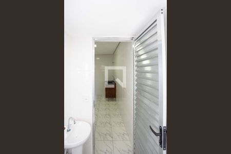 Banheiro de casa para alugar com 1 quarto, 20m² em Canhema, Diadema