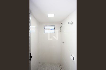 Banheiro de casa para alugar com 1 quarto, 20m² em Canhema, Diadema