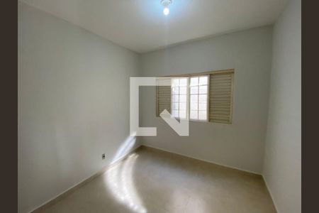 Quarto de casa para alugar com 4 quartos, 240m² em Santa Mônica, Uberlândia