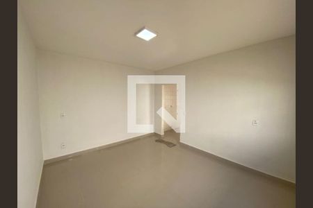 Quarto de casa para alugar com 4 quartos, 240m² em Santa Mônica, Uberlândia