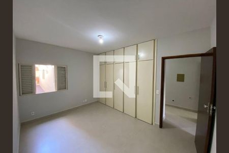 Quarto de casa para alugar com 4 quartos, 240m² em Santa Mônica, Uberlândia