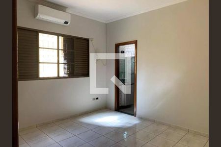 Quarto de casa para alugar com 5 quartos, 220m² em Santa Mônica, Uberlândia