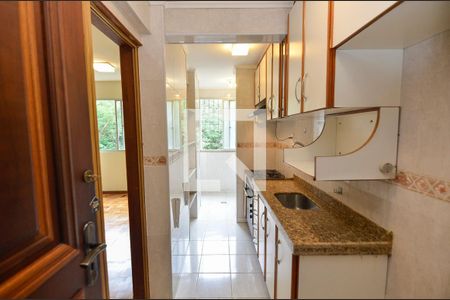 Cozinha de apartamento para alugar com 2 quartos, 55m² em Grajaú, Rio de Janeiro