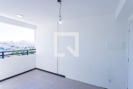 Sala, cozinha e área de serviço de apartamento à venda com 2 quartos, 36m² em Moinho Velho, São Paulo
