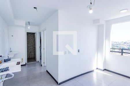 Sala, cozinha e área de serviço de apartamento à venda com 2 quartos, 36m² em Moinho Velho, São Paulo