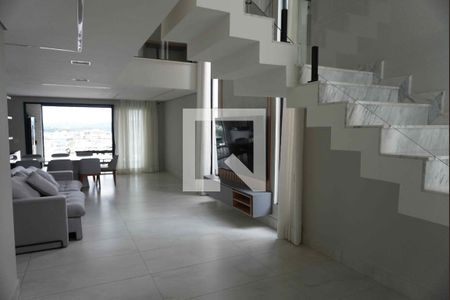 Sala de Estar de casa de condomínio para alugar com 3 quartos, 200m² em Suru, Barueri