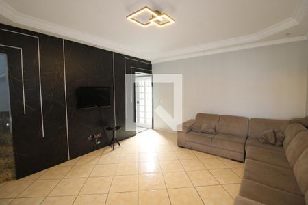Sala de casa à venda com 3 quartos, 160m² em Cidade Líder, São Paulo
