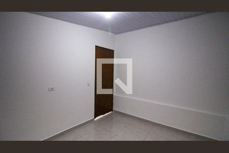 Quarto 2 de casa para alugar com 2 quartos, 70m² em Vila Carmem, São Paulo