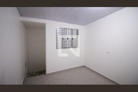 Quarto 2 de casa para alugar com 2 quartos, 70m² em Vila Carmem, São Paulo