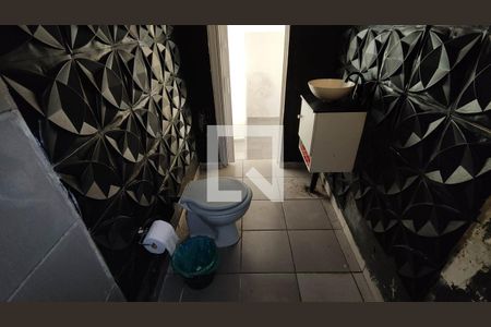Banheiro de casa para alugar com 1 quarto, 50m² em Vila Campanela, São Paulo