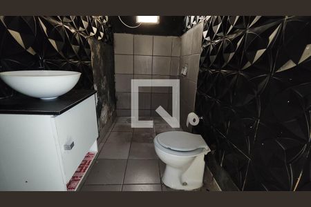 Banheiro de casa para alugar com 1 quarto, 50m² em Vila Campanela, São Paulo
