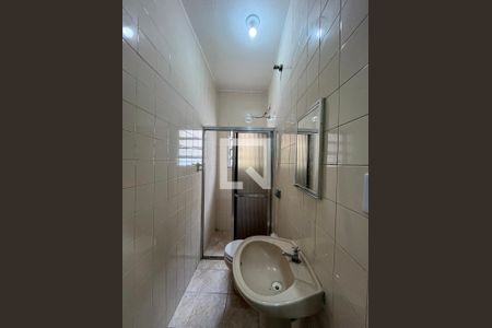Banheiro de casa para alugar com 1 quarto, 60m² em Vila das Merces, São Paulo