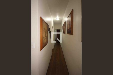 Corredor de casa à venda com 3 quartos, 146m² em Jardim Vila Formosa, São Paulo