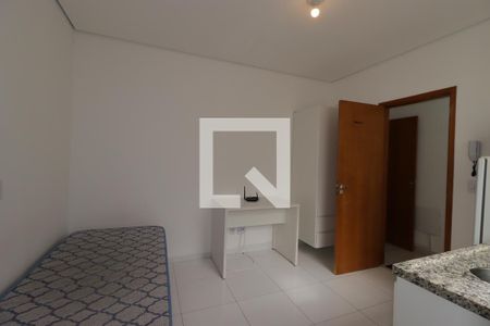 Quarto / Cozinha de kitnet/studio para alugar com 1 quarto, 15m² em Vila Sao Pedro, Santo André