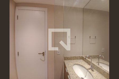 Banheiro de kitnet/studio para alugar com 1 quarto, 23m² em Santa Cecilia, São Paulo