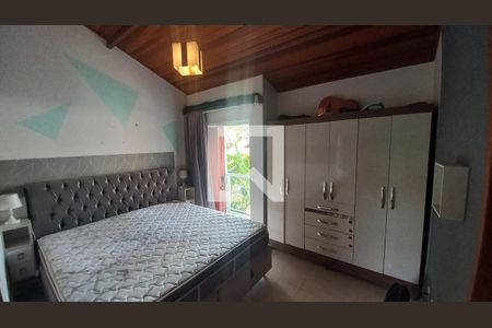 Quarto  de casa de condomínio para alugar com 3 quartos, 120m² em Maria Paula, São Gonçalo