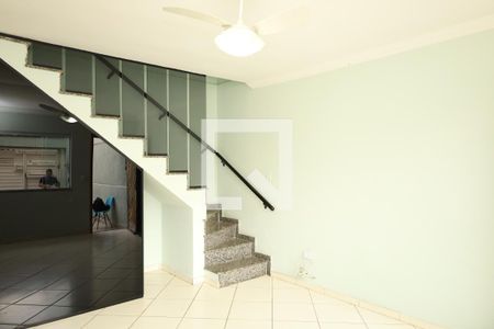 Sala de casa para alugar com 2 quartos, 65m² em Itaquera, São Paulo