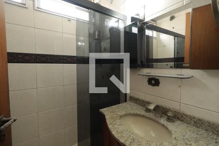 Banheiro da Suíte 1 de casa à venda com 3 quartos, 215m² em Parque São Jorge, São Paulo